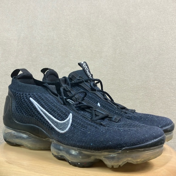 Nike Air VaporMax 2021 Flyknit DC4112-002 Athletic Sneaker Shoes Women’s size 11 - Picture 1 of 10